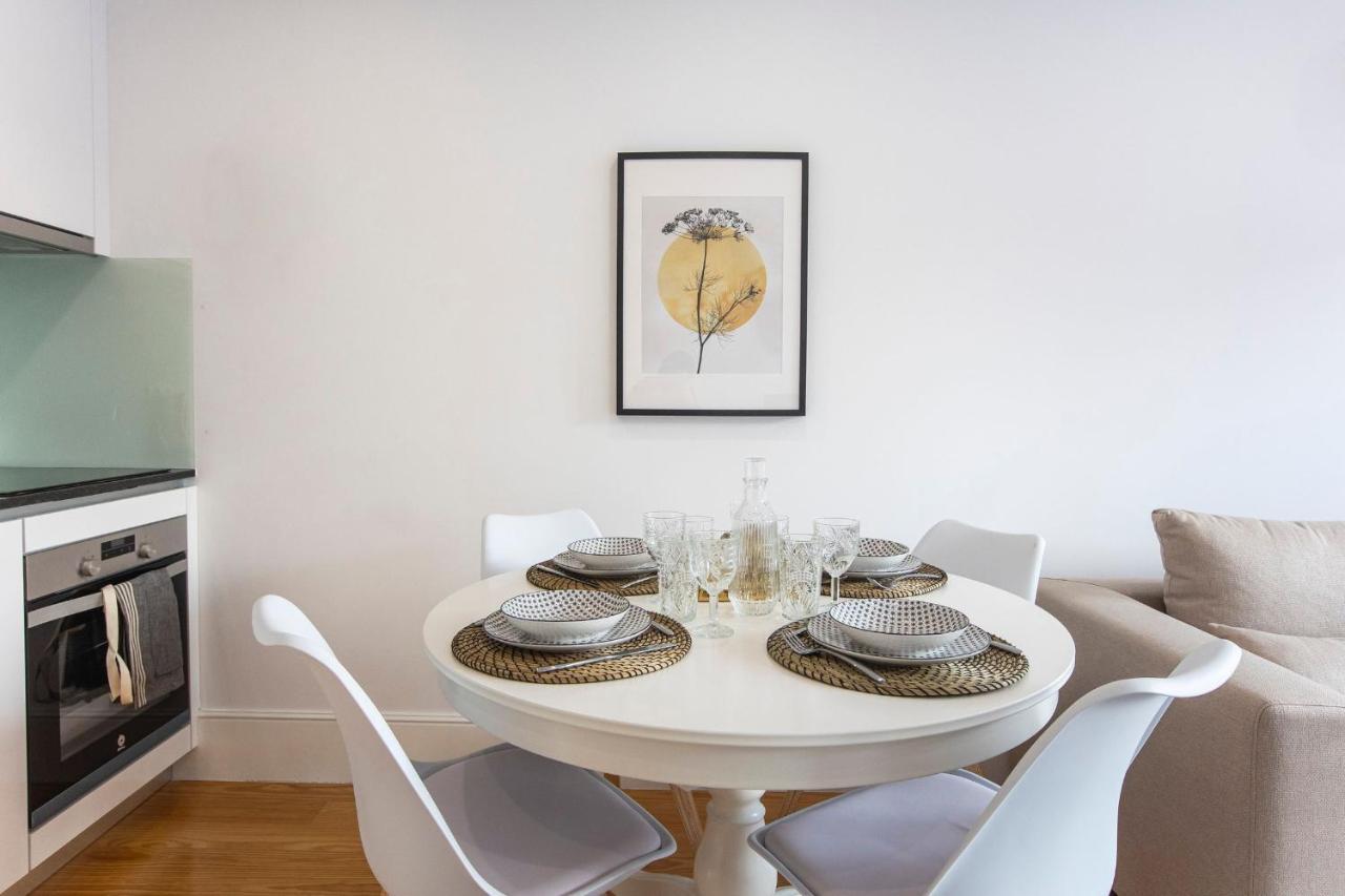 City Center 2Br Flat W/ Ac By Lovelystay Porto Eksteriør bilde
