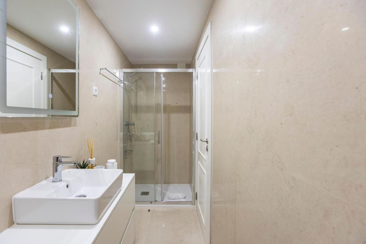 City Center 2Br Flat W/ Ac By Lovelystay Porto Eksteriør bilde